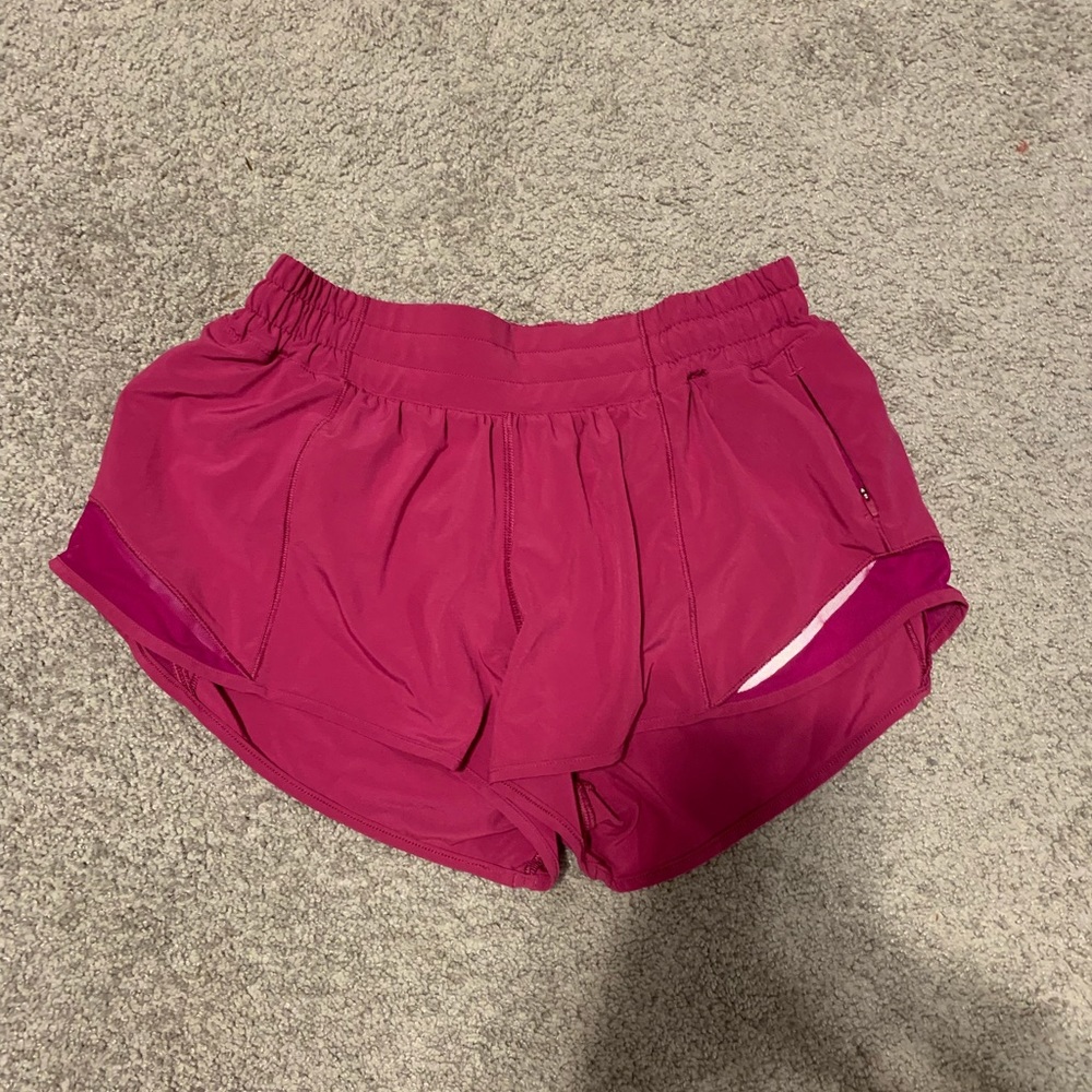 Lululemon Hotty Hot Shorts 2.5”